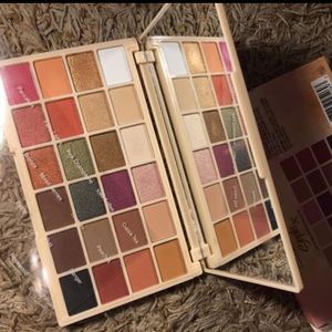 Eyeshadow palette revolution sophx
